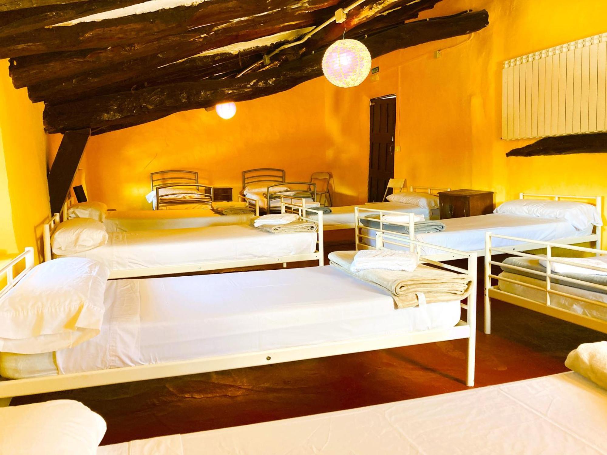 La Casa Magica Hostel Villatuerta ภายนอก รูปภาพ